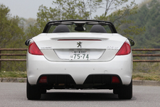 リアビュー（カブリオレ）