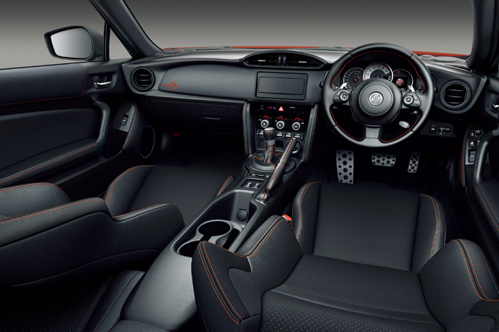 今度の特別な86（ハチロク）は限定オレンジカラーで登場！価格は325万