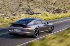 ポルシェ パナメーラ ターボエグゼクティブ