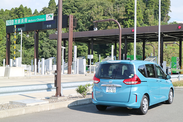 実燃費対決！ホンダ 新型フリード（1.5Lガソリン）の実燃費をライバルのシエンタと比較！