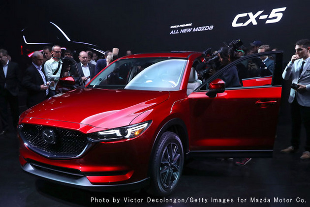 新型「マツダ CX-5」世界初公開ロサンゼルスオートショー前夜祭(11月15日現地時間）