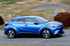 トヨタ C-HR(新型コンパクトSUV／2016年末発売予定) 先行試乗レポート／渡辺陽一郎