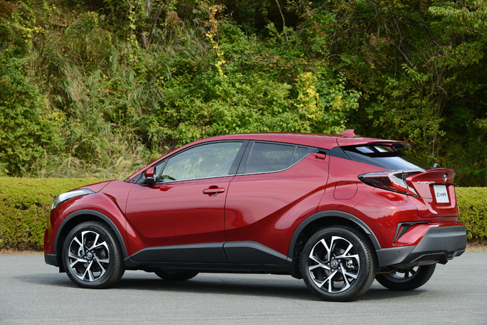 ＜C-HR ”S-T”(1.2ターボ／ボディカラー：センシュアルレッドマイカ)＞トヨタ C-HR(新型コンパクトSUV)先行試乗レポート／渡辺陽一郎