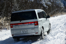 三菱 デリカ D：5 シャモニー（2016）