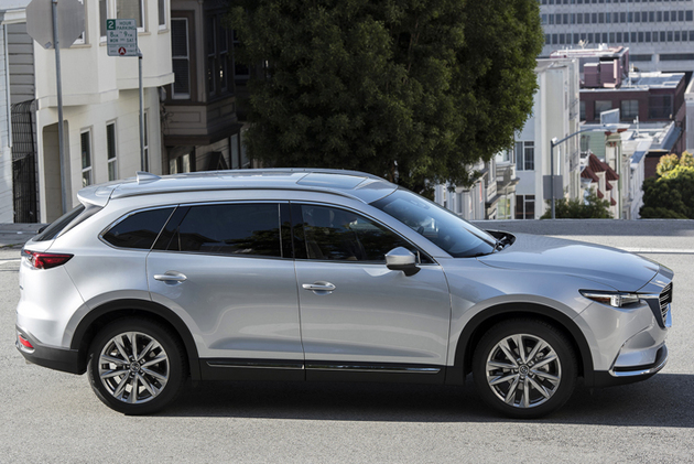 マツダ 日本市場に3列多人数SUVのCX-8をミニバンの後継として2017年後半に投入か