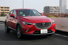 ＜マツダ CX-3 1.5XD PROACTIVE[4WD]／ボディカラー：ソウルレッドプレミアムメタリック／シートカラー：黒布＞マツダ新型デミオ・CX-3 試乗レポート／竹岡圭