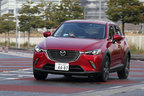 ＜マツダ CX-3 1.5XD PROACTIVE[4WD]／ボディカラー：ソウルレッドプレミアムメタリック／シートカラー：黒布＞マツダ新型デミオ・CX-3 試乗レポート／竹岡圭