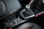 ＜マツダ CX-3 1.5XD PROACTIVE[4WD]／ボディカラー：ソウルレッドプレミアムメタリック／シートカラー：黒布＞マツダ新型デミオ・CX-3 試乗レポート／竹岡圭