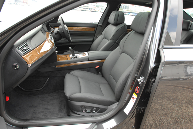 フロントシート