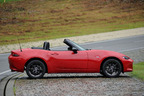 マツダ ロードスター（クラシックレッド塗装）