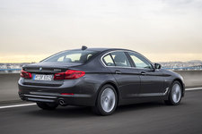 ＜BMW 530d xDrive Luxury Line＞