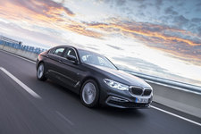 ＜BMW 530d xDrive Luxury Line＞