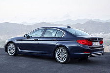 ＜BMW 530d xDrive Luxury Line＞