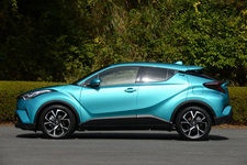 トヨタ C-HR