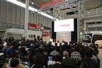 ＜トヨタ 新型 コースター 報道関係者向け発表会(2016年12月22日木曜日／会場：MEGA WEB トヨタシティショウケース(東京都江東区)＞