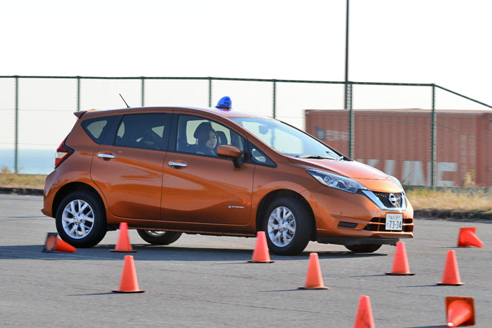 日産 ノート e-POWER ワンペダル ジムカーナ参戦&e-POWER NISMO 公道試乗レポート/竹岡圭