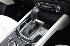 SKYACTIV-DRIVE 6速AT／マツダ 新型 CX-5 XD L Package[4WD／ボディカラー：ソウルレッドクリスタルメタリック／インテリアカラー：ピュアホワイト(本革)]