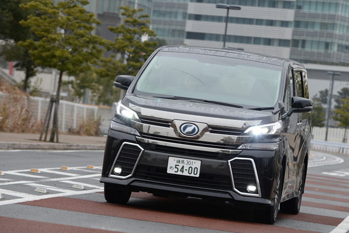 今年みんなが購入を検討したクルマはあの高級ミニバンだ 16年人気車種ランキング 業界先取り 業界ニュース 自動車ニュース22国産車から輸入 車まで Mota