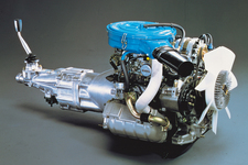 【1978年発売】初代サバンナRX-7　12A型ロータリーエンジン