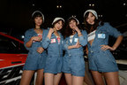 C-WEST GIRLSの(左から西村いちかさん、藤井みのりさん)GTNET GIRLSの(有馬綾香さん、千葉悠凪さん)