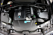 BMW X3 エンジンルーム