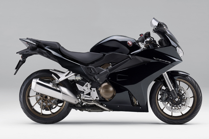 ホンダ スポーツモデル Vfr800f Vfr800x に新構造のマフラーを採用 画像ギャラリー No 4 業界先取り 業界ニュース 自動車ニュース国産車から輸入車まで Mota