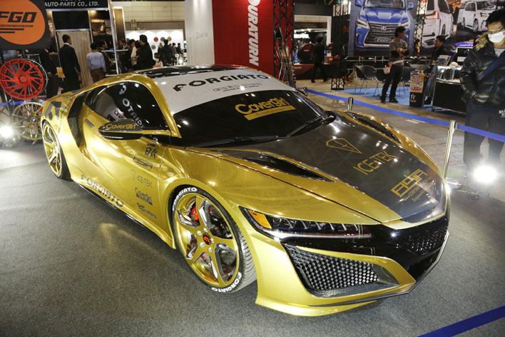 痛っ!高級スーパーカーのランボルギーニをピカチュウ仕様に 痛っ!高級スーパーカーのランボルギーニをピカチュウ仕様に