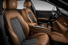 マセラティ 新型クアトロポルテ SQ4 グランルッソ