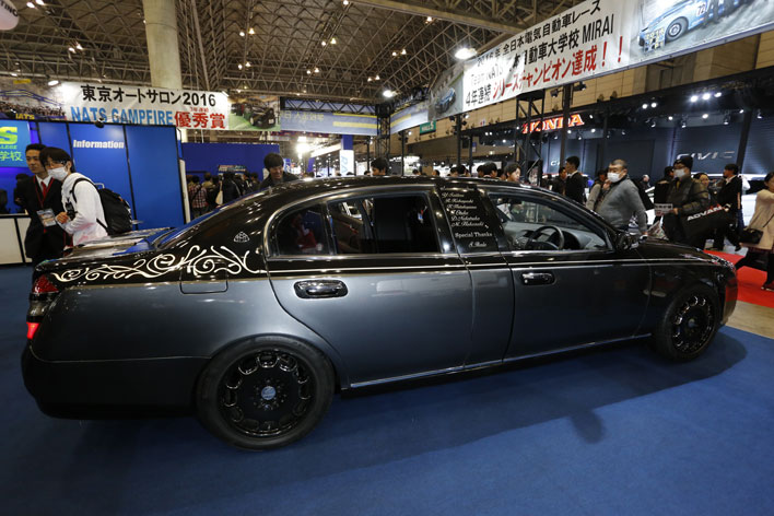 シーマをマイバッハにした「Ci-Bach」