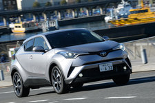 ＜トヨタ C-HR G-T[4WD・1.2ターボ／ボディカラー：メタルストリームメタリック]＞トヨタ C-HR 公道試乗レポート／渡辺陽一郎