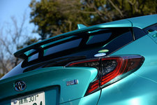 ＜トヨタ C-HR G[FF・ハイブリッド／ボディカラー：ラディアントグリーンメタリック]＞トヨタ C-HR 公道試乗レポート／渡辺陽一郎
