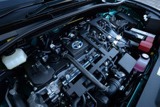 ＜トヨタ C-HR G[FF・ハイブリッド]＞トヨタ C-HR 公道試乗レポート／渡辺陽一郎