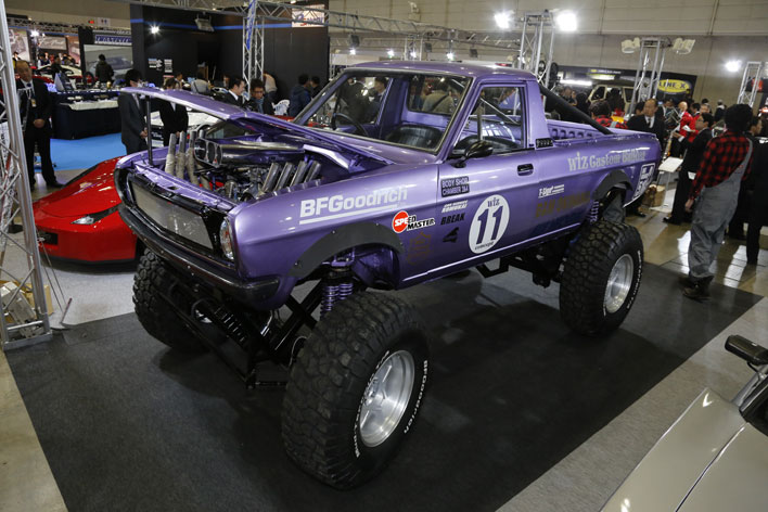これがサニトラ！？マッチョなV8モンスタートラック爆誕！その名