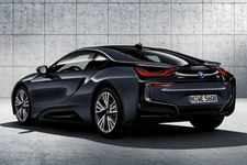 BMW i8 プロトニック・ダーク・シルバー