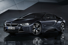 BMW i8 プロトニック・ダーク・シルバー