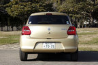 ＜スズキ 新型スイフト XL[直4 1.2リッター・CVT・2WD／ボディカラー：ヘリオスゴールドパールメタリック]＞スズキ 新型スイフト 試乗レポート／渡辺陽一郎