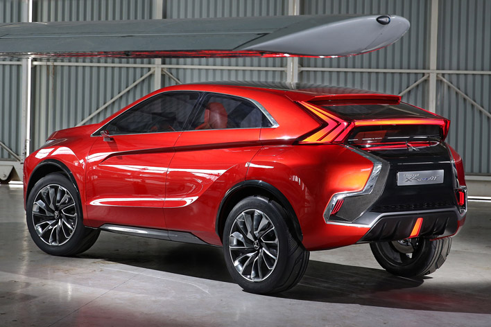 2015年ジュネーブショーで公開されたMITSUBISHI Concept XR-PHEV II