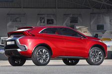 2015年ジュネーブショーで公開されたMITSUBISHI Concept XR-PHEV II