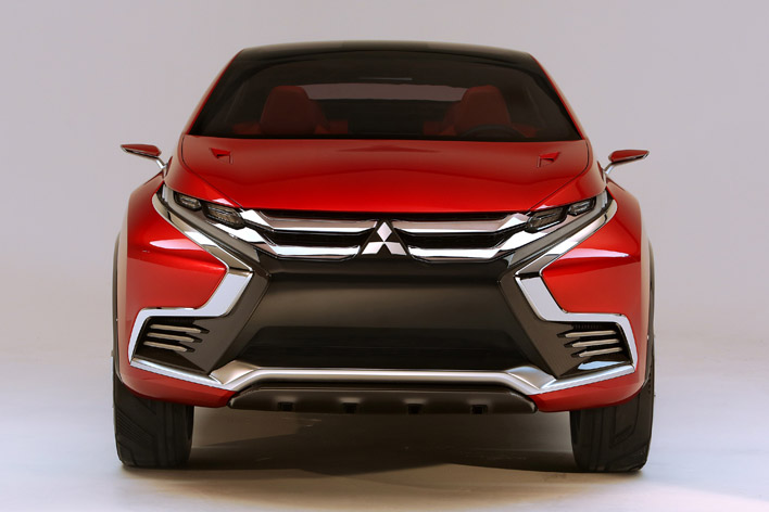 2015年ジュネーブショーで公開されたMITSUBISHI Concept XR-PHEV II
