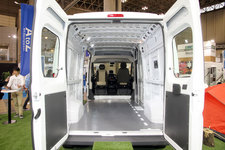 FCAジャパン、フィアットの商用車「フィアット デュカト」を「ジャパンキャンピングカーショー2017」で国内初披露