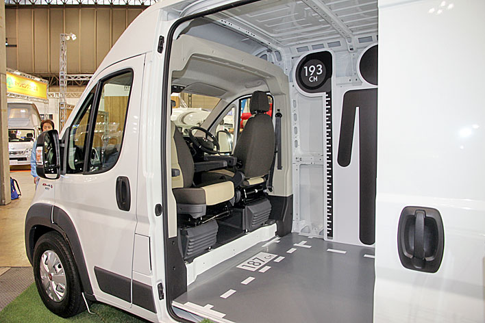 FCAジャパン、フィアットの商用車「フィアット デュカト」を「ジャパンキャンピングカーショー2017」で国内初披露