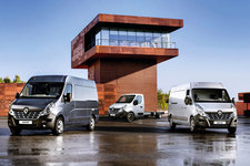 <「ルノー マスター」>フィアットの商用車「フィアット デュカト」ライバルモデル