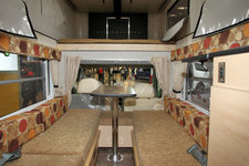 <「Mini Pop Bee」(M・Y・S ミスティック)>軽自動車ベースのキャンピングカー「軽キャン」