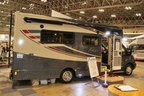 WINNEBAGO FUSE WF423A(ウィネベーゴ フューズ WF423A)／14,580,000円(消費税込)【JCCS2017】