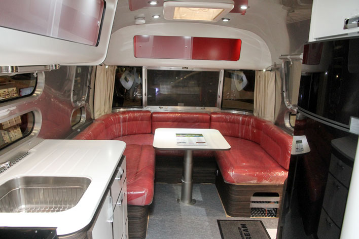 AIRSTREAM International European 684(エアストリーム インターナショナル ヨーロピアン684)／16,632,000円(消費税込)