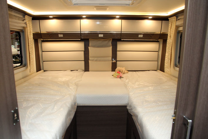 BURSNER GRAND PNORAMA I915G(バーストナー グランド パノラマI915G)/21,384,000円(消費税込)