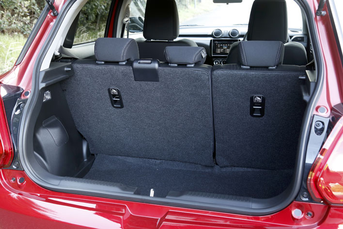 スズキ 新型スイフト Vs ホンダ フィット どっちが買い 徹底比較 1 2 徹底比較 人気新型車比較21年 Mota