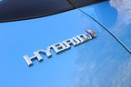 ＜トヨタ 新型 ヴィッツ HYBRID U[FF・ハイブリッド／ボディカラー：クリアブルークリスタルシャイン]＞トヨタ 新型 ヴィッツ ハイブリッド 試乗レポート／渡辺陽一郎