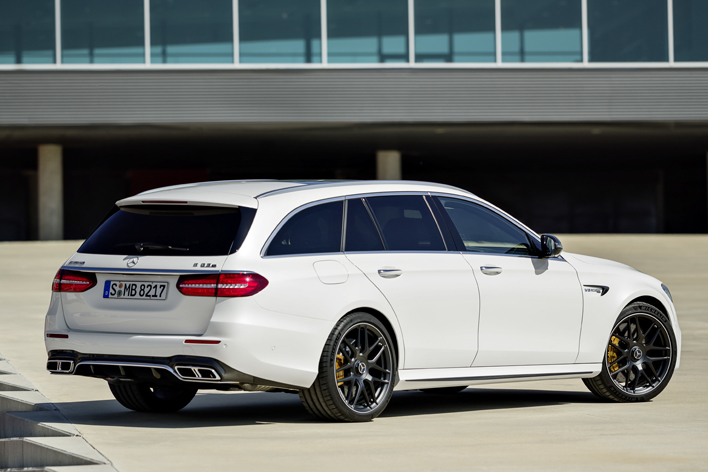 ジュネーブショーで世界最速ステーションワゴン メルセデスamg E63 4matic エステートが登場予定 画像ギャラリー No 2 新型車リリース速報 Mota ジュネーブショーで世界最速ステーションワゴン メルセデスamg E63 4matic エステートが登場予定 画像ギャラリー No 2 新型車リリース速報 Mota