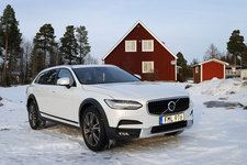 Volvo NEW V90 Cross Country(新型V90クロスカントリー) 海外試乗レポート／竹岡圭